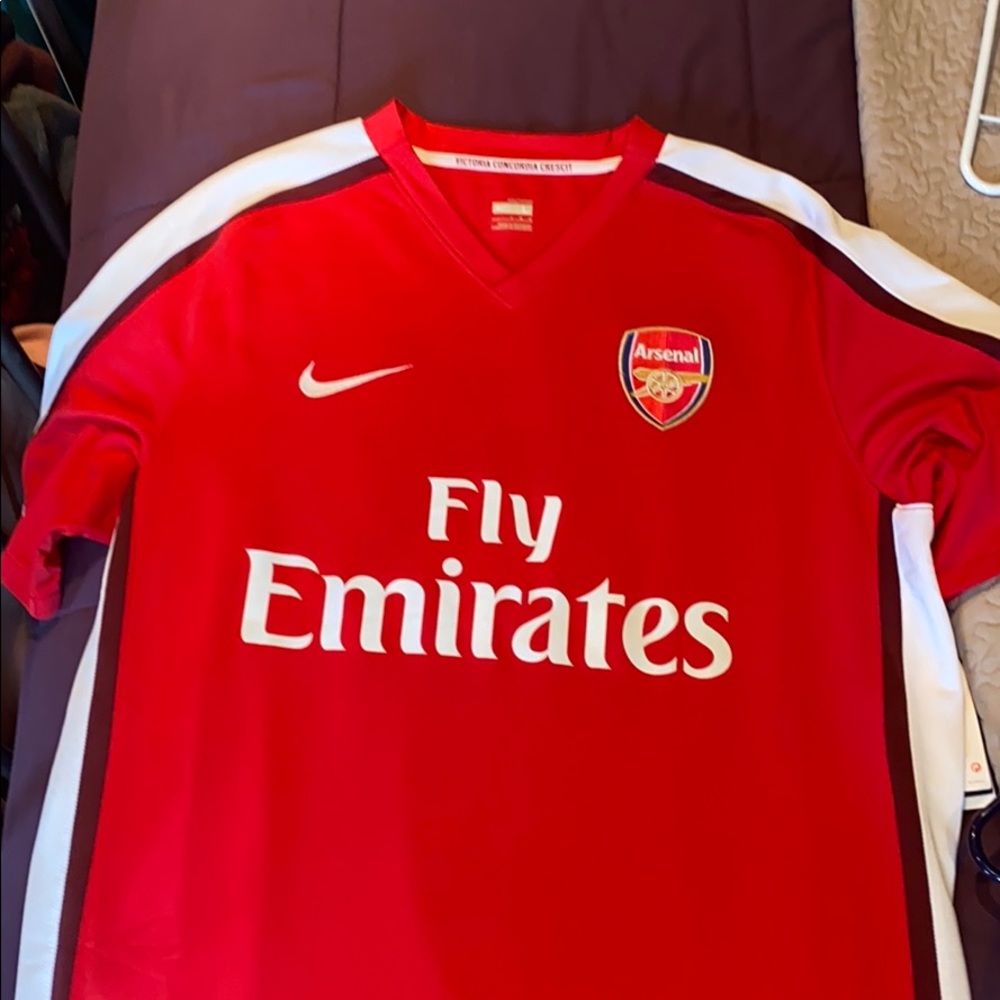 Men’s Nike Arsenal Jersey size Large